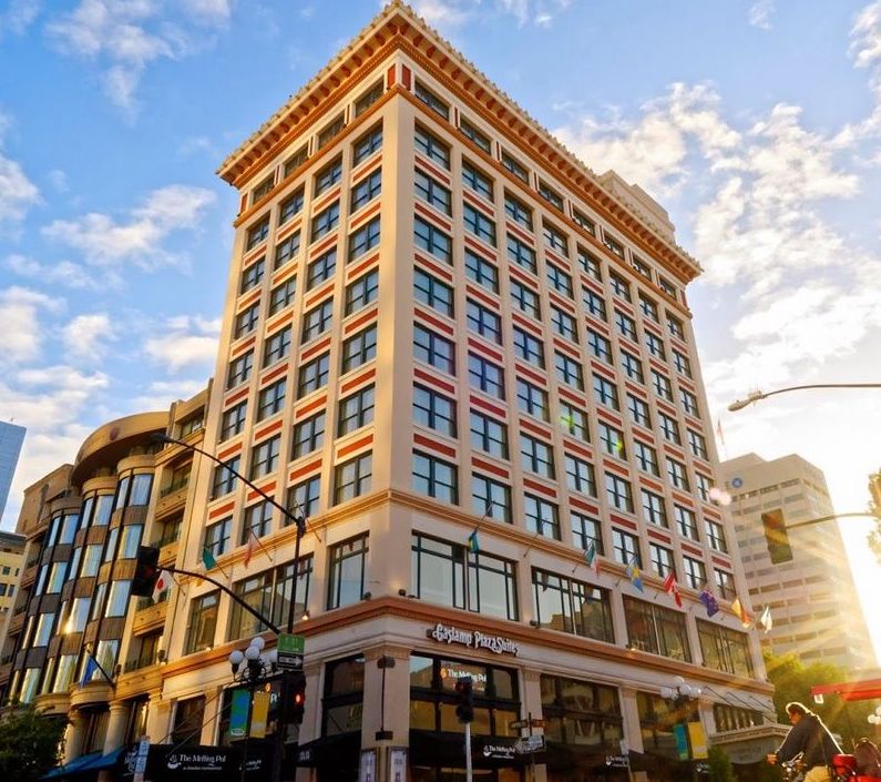Plaza suites